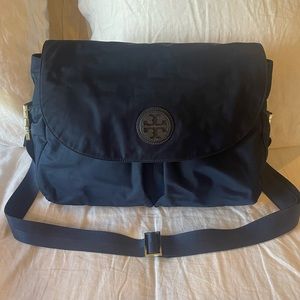 Tory Burch messenger beg excellent condition